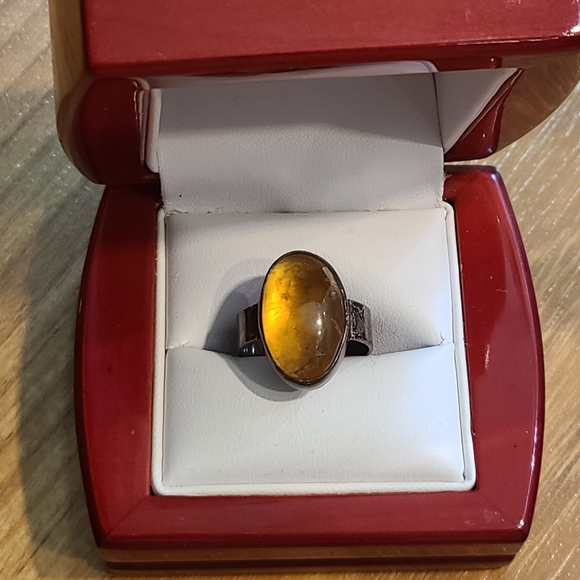 Vintage Jewelry - Amber and silver ring